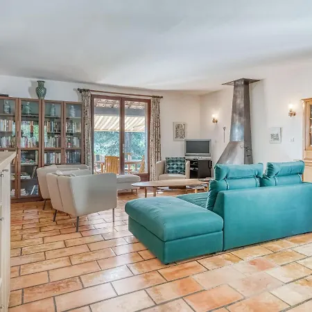 Hillside On Private Grounds With Views Villa